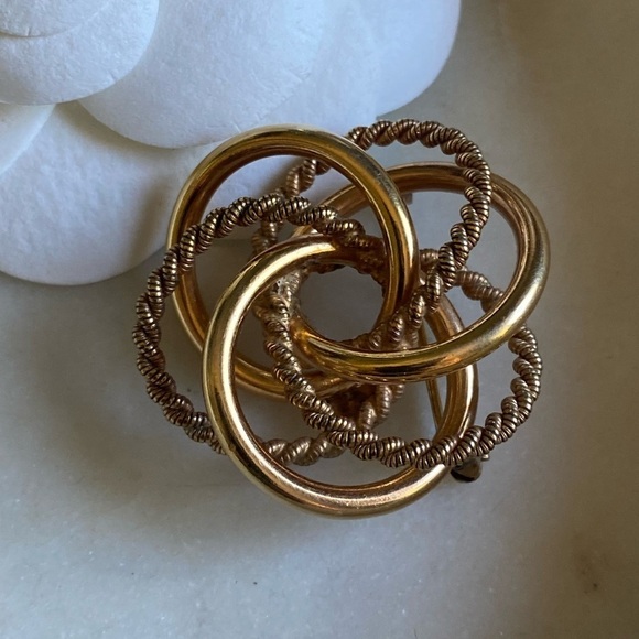 𝅺12K gold filled brooch pin - Picture 1 of 8